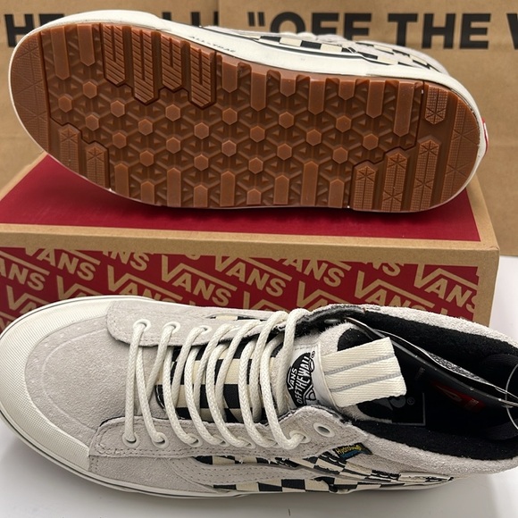 Vans Men’s Sk8-Hi Mte-2 Marshmallow/Checkerboard
VN0007NK6LC
Boots Cold Weather - Picture 5 of 16